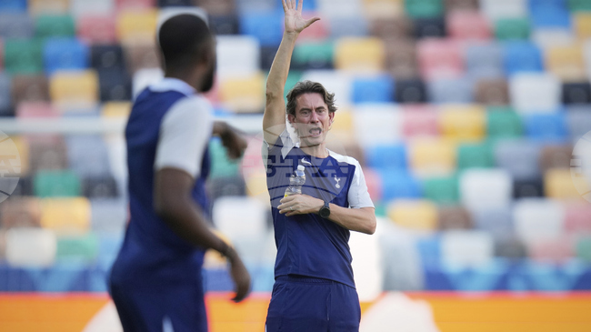 Закъснение струва на Бисума място в състава на Тотнъм за Суперкупата, Соланке е в групата