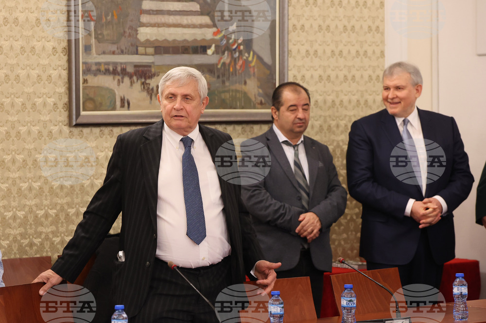 Парламент - Михаел Бар-Зоар - посещение