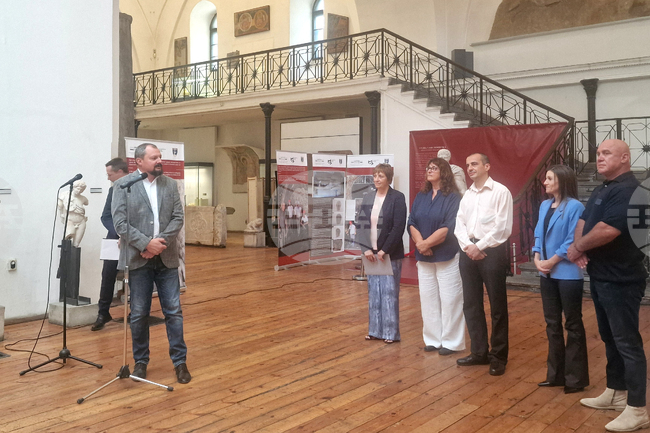 Изложбата „Блясъкът на елинистическото злато - повелителят на Сакар“ бе открита