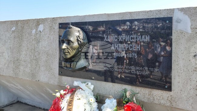 Bulgaria Unveils Its First Monument to Danish Writer Hans Christian Andersen in Sveti Vlas