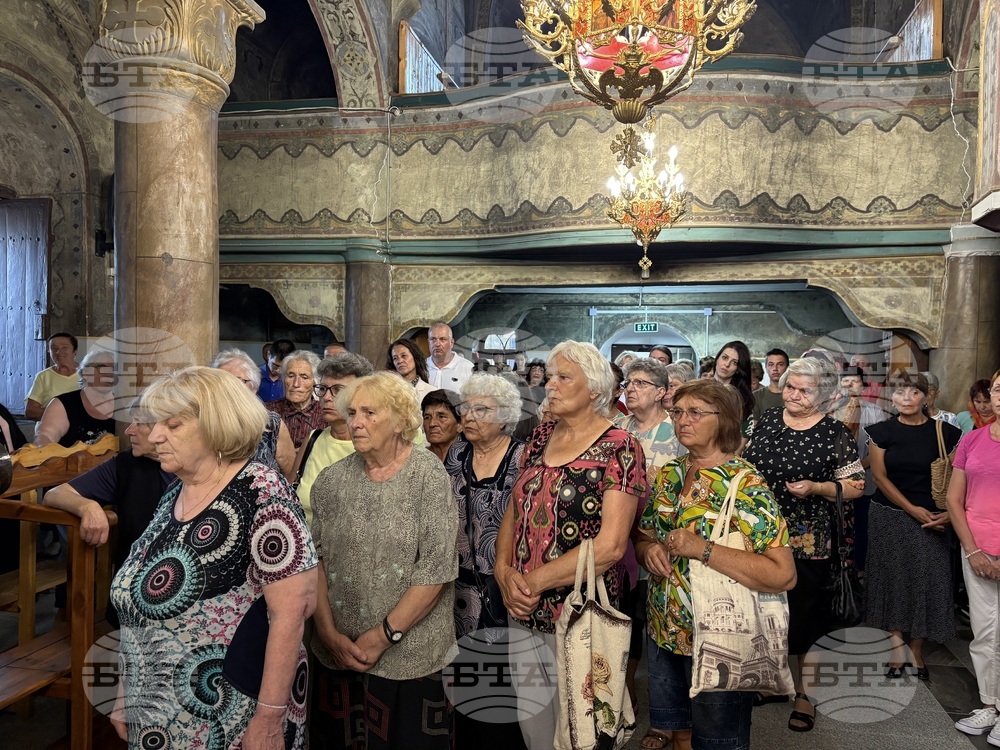 Ихтиман - храм „Успение Богородично“ - патриарх Даниил - вечерня
