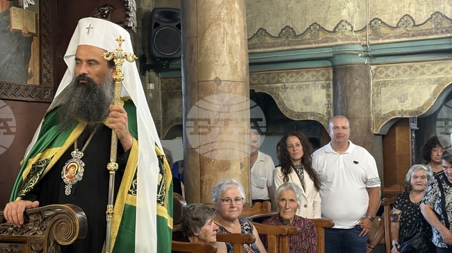 Патриарх Даниил ще възглави Преждеосвещена света литургия в Ихтиман, а в Долна баня ще отслужи малко повечерие