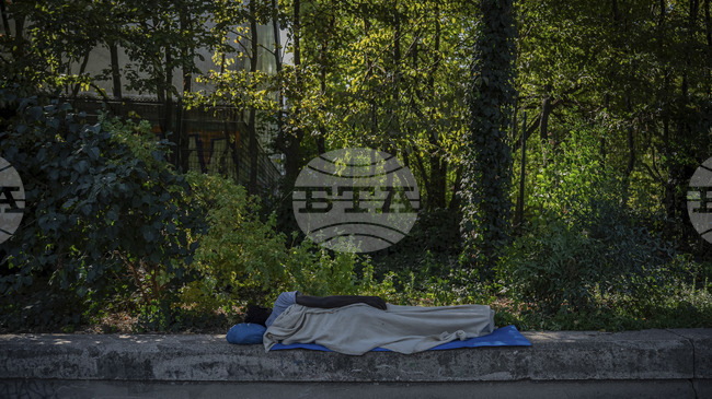 Във Франция миналата година са починали над 900 бездомници, сред които и деца