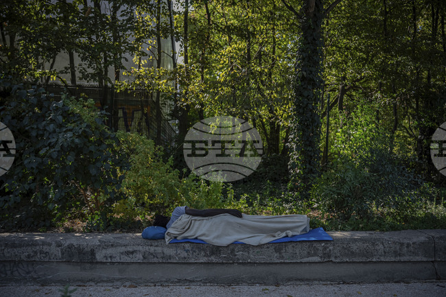 Във Франция миналата година са починали над 900 бездомници, сред които и деца