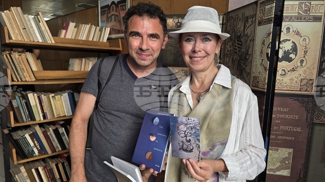 Срещите имат смисъл, когато се случват неочаквани неща, казва пред БТА поетесата Даниела Иванова-Найберг