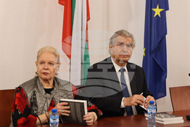 Парламент - Михаел Бар-Зоар - посещение