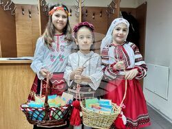 Снимка: Общински съвет Плевен - Деца подариха мартеници за здраве в Общински съвет - Плевен