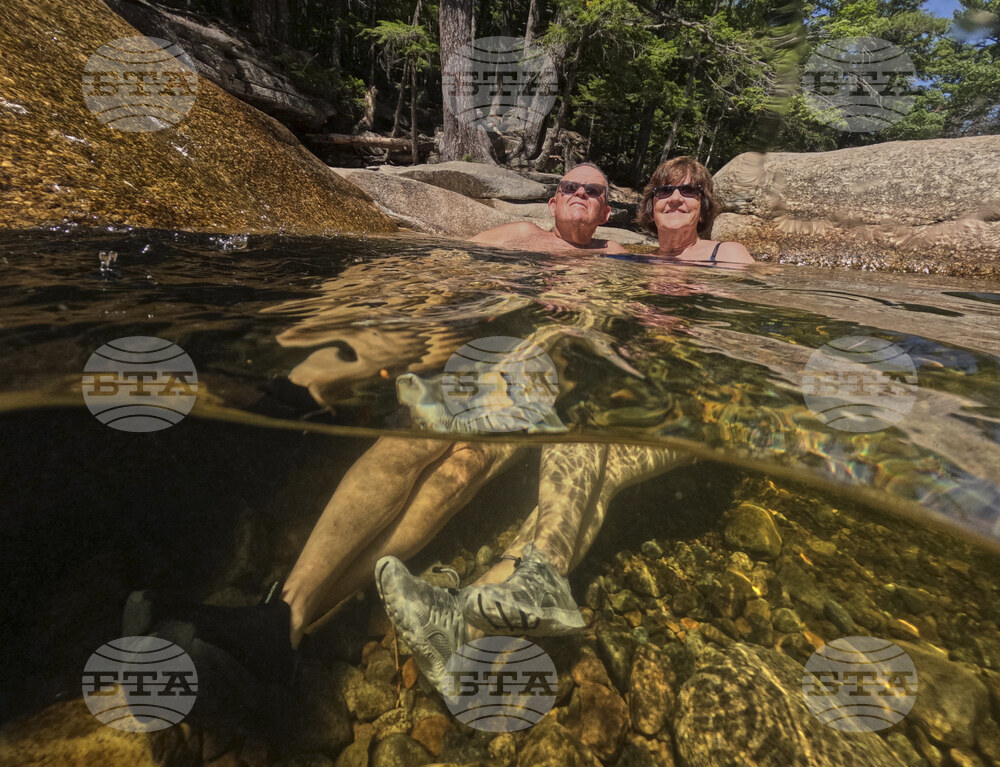 APTOPIX Hew Hampshire Extreme Weather Heat