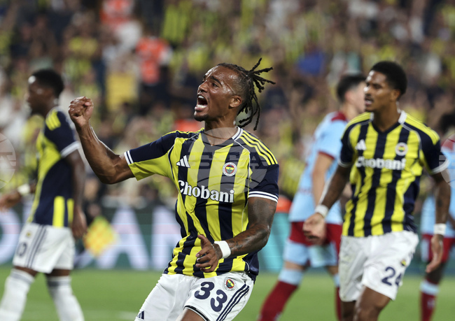 Фенербахче и Цървена звезда продължават в плейофния кръг на Шампионска лига, Кайрат елиминира Слован с дузпи