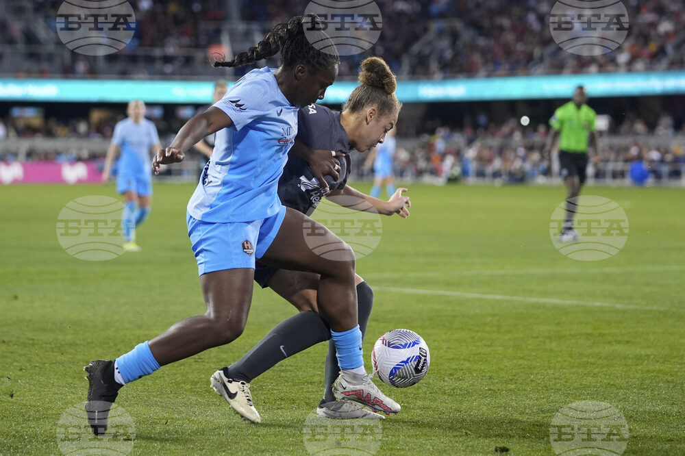 NWSL Multitalented Alozi Soccer
