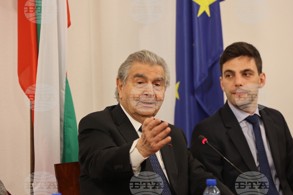 Парламент - Михаел Бар-Зоар - посещение