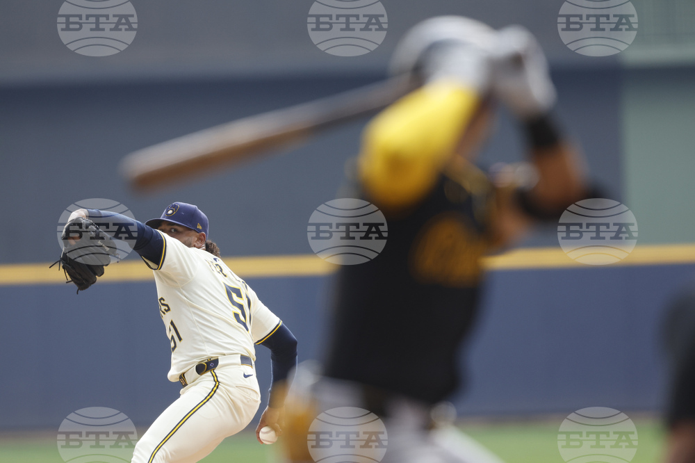 Pirates Brewers Baseball
