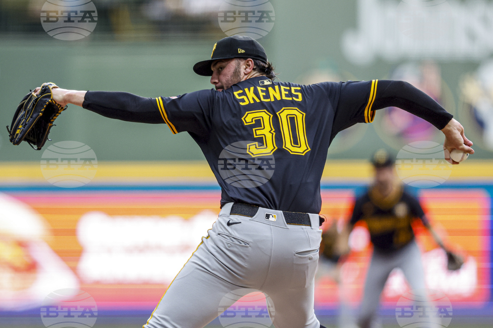 Pirates Brewers Baseball