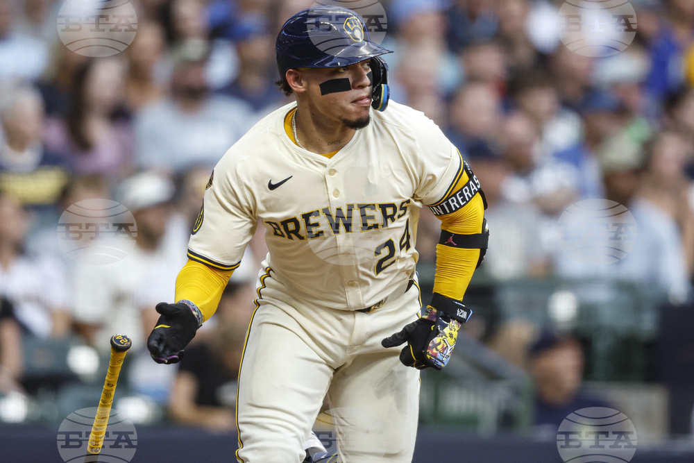 Pirates Brewers Baseball