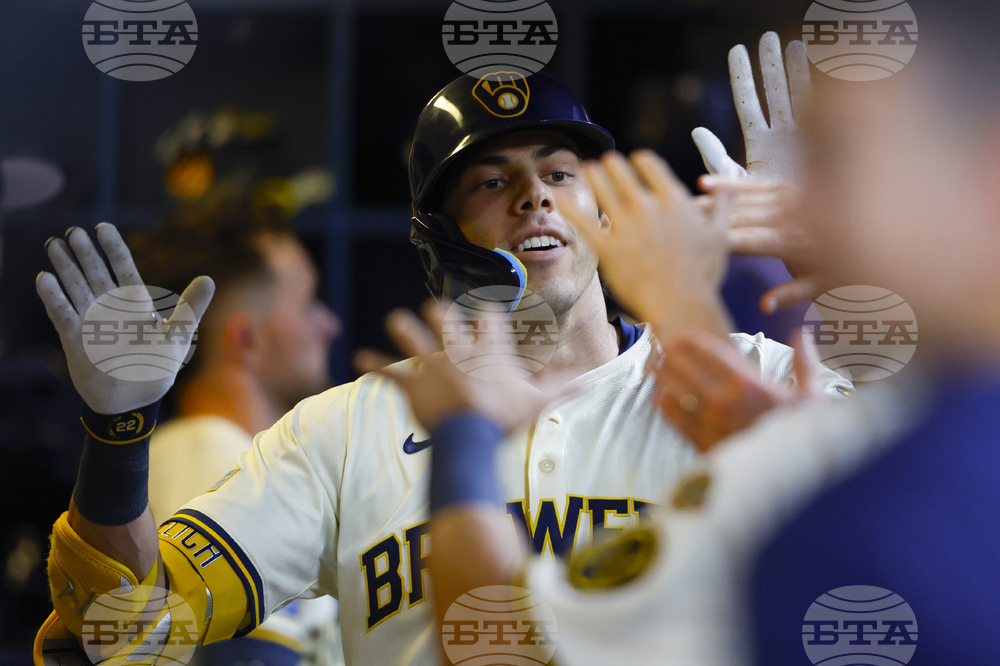 Pirates Brewers Baseball