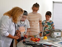 В институт на БАН се състоя ваканционно обучение в детското ателие "Електрохимия за зелена енергия". Снимка: БАН