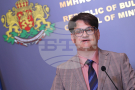 Министерски съвет - Мариан Бачев - брифинг