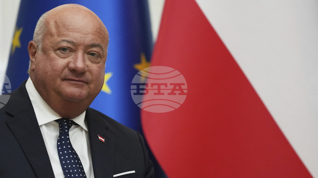 АПА: Австрийският канцлер Щокер се връща на работа след операция на гръбначния стълб