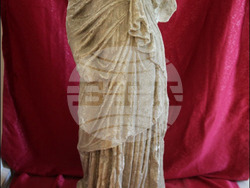 Турция - Анкара - трафик на културни ценности - мраморна статуя