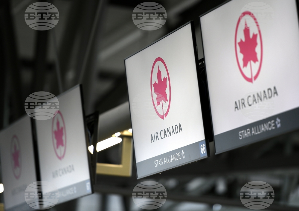 Air-Canada-Flight-Attendants