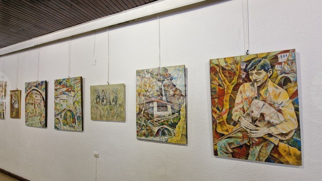 Съвместна художествена изложба "Рамката" е експонирана в Клуба на дейците на културата в Смолян 