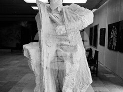 Варна (12 август 1984) Национална художествена изложба"Художникът и мирът".На снимката: "Цената на мира" на заслужилият художник Валентин Старчев. Пресфото-БТА, снимка: Димитър Божинов/архив