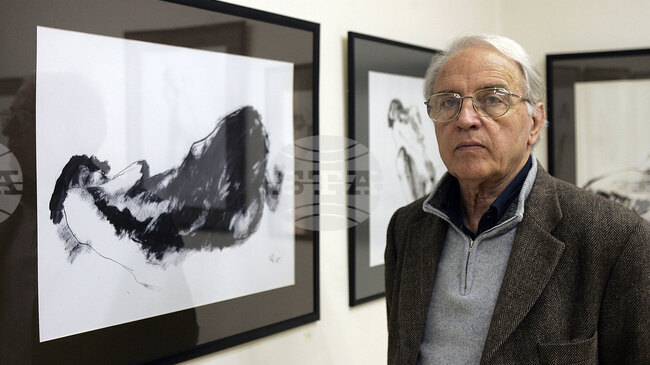 Целият ми живот е минал с много радости, но и с много страдания, каза пред БТА Валентин Старчев, който днес отбелязва 90-ата си годишнина