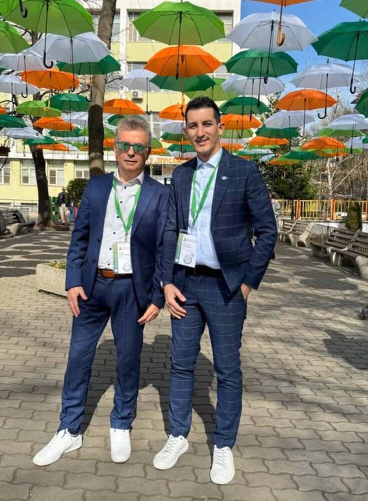 Асен Александров остава начело на Сдружението на директорите в средното образование в България, въпреки че 51-во СУ в София има нов ръководител