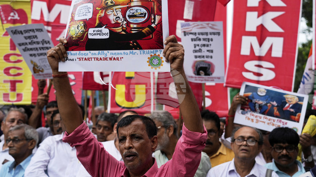 Индийските профсъюзи планират национални протести