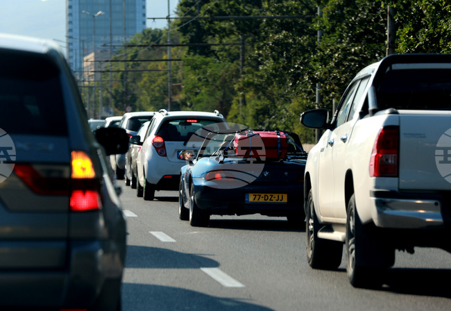 Въглеродните емисии от използване на изкопаеми горива се очаква да достигнат нов рекорд тази година, прогнозира доклад