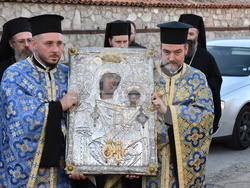 Хасково - „Света Богородица - Златна ябълка" - чудотворна икона