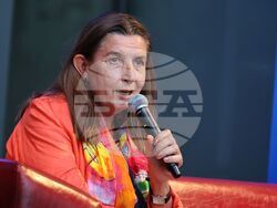 Бургас - Диана Саватева - книга - представяне