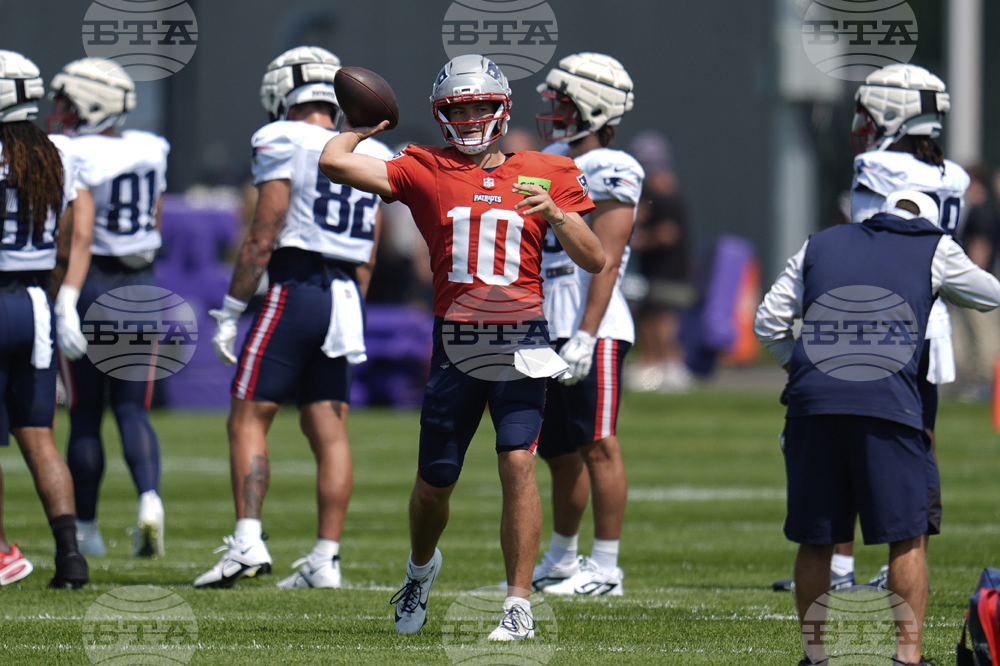 Vikings Patriots Football