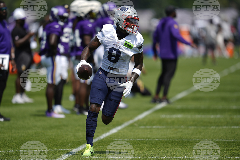 Vikings Patriots Football