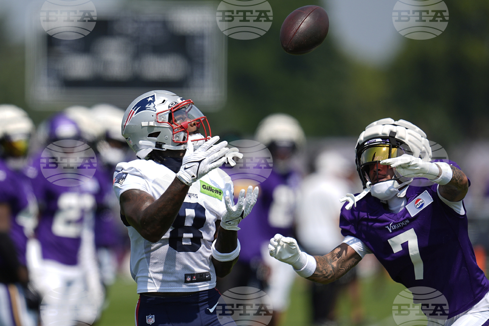 Vikings Patriots Football