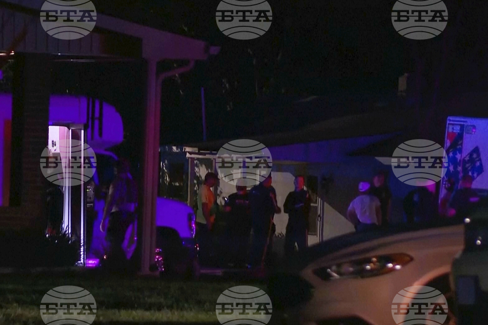 Трима шерифи във Вирджиния, които бяха простреляни при изпълнение на заповед за обиск, са добре