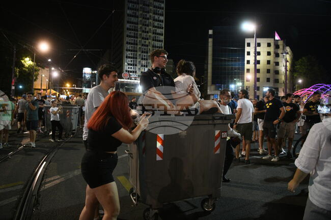 Висш полицейски служител в Сърбия заведе дело срещу студентка заради твърдения за полицейско насилие 