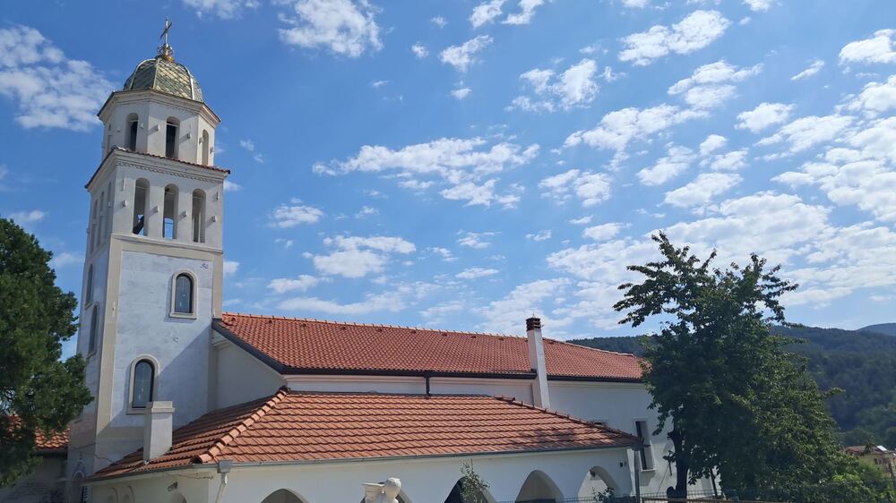 С отслужване на литургия от Неврокопския митрополит Серафим църквата „Успение Богородично“ в село Огняново ще отбележи Голяма Богородица