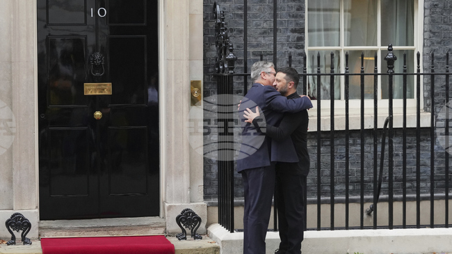 Великобритания и Украйна са единодушни, че има "твърда решимост" за постигане на мир в навечерието на разговорите в Аляска