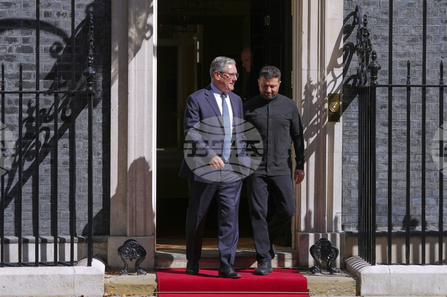 Украинският президент каза, че е обсъдил гаранции за сигурност с британския премиер