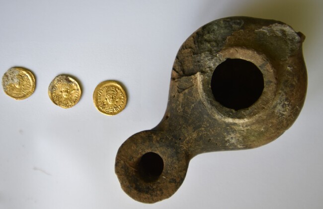 Злато от Калиакра: археолози откриха монети на константинополски императори