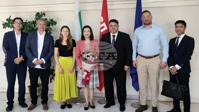 Вицепремиерът Атанас Зафиров се срещна с посланика на Виетнам Нгуен Тхи Мин Нгует