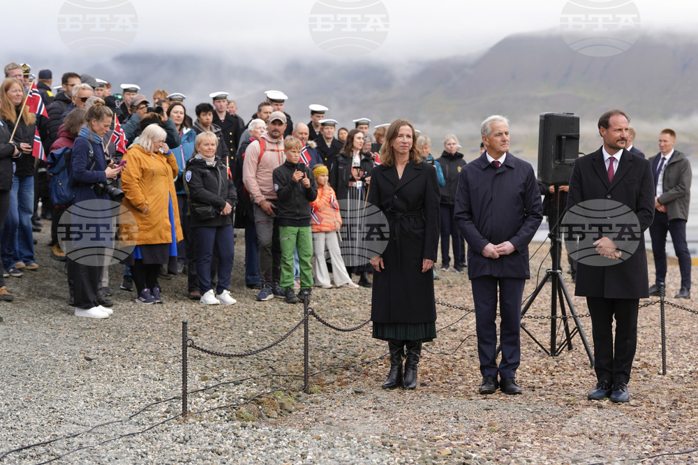 Norway Svalbard Royals