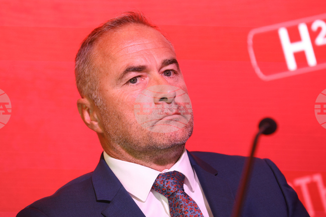 Спортният директор на ЦСКА Бойко Величков поиска оставката на треньора Душан Керкез