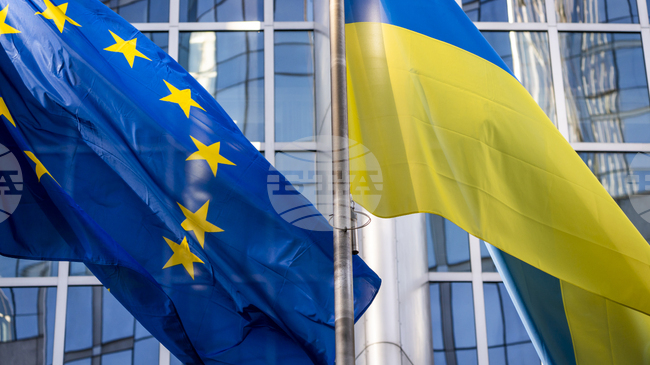 АФП: ЕС се опитва, не без трудности, да придвижи Украйна към присъединяването й към евроблока