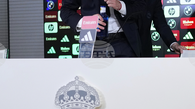 Испанският футболен гранд Реал (Мадрид) представи днес аржентинското дете-чудо Франко Мастантуоно