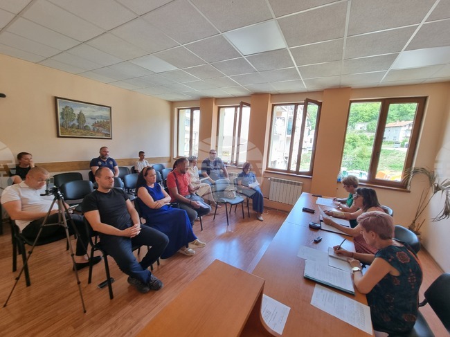 Общинският съветник Бойка Григорова бе избрана за заместник-председател на Общинския съвет в Трън