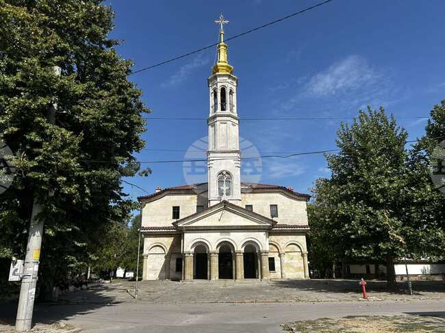 Църквата „Успение Богородично“ в Търговище посреща храмовия си празник с обновена камбанария