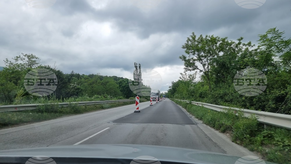 Пътни ремонти ограничават движението по три участъка в област Враца