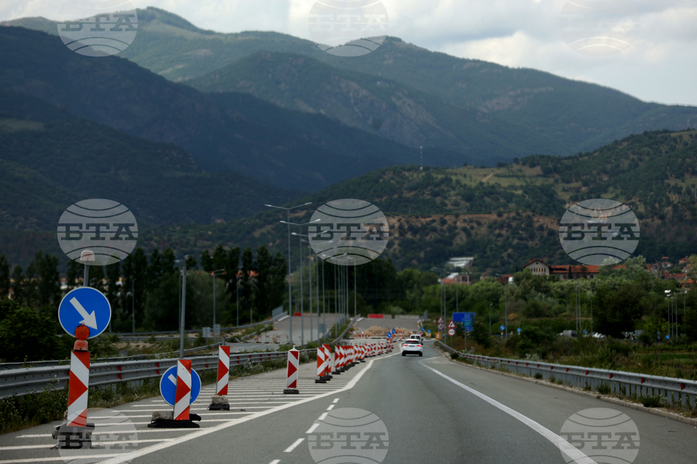 До 19 септември движението в посока София в участък от магистрала "Струма" поетапно ще е в активната лента заради геодезическо заснемане 